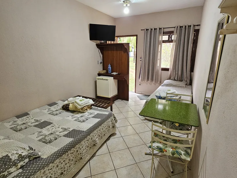 QUARTO 13 AR-CONDICIONADO