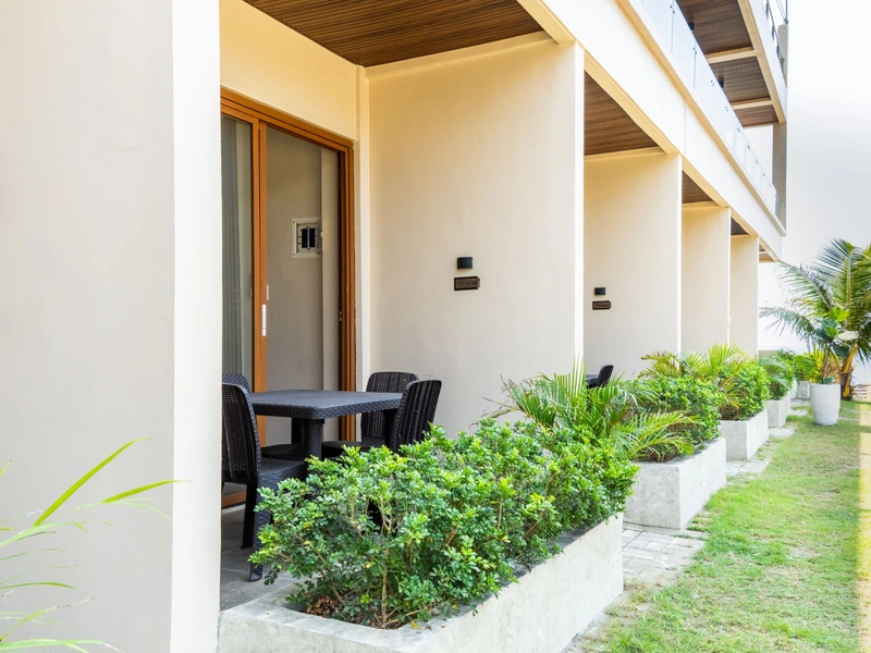 SUMMER COASTAL SUITES