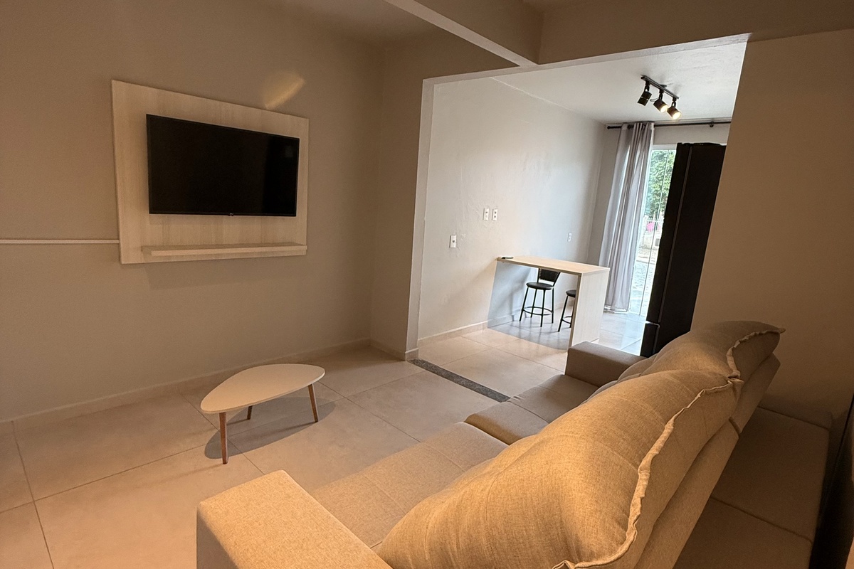 Flat Aconchegante • Pereque - 7Min Hard Rock