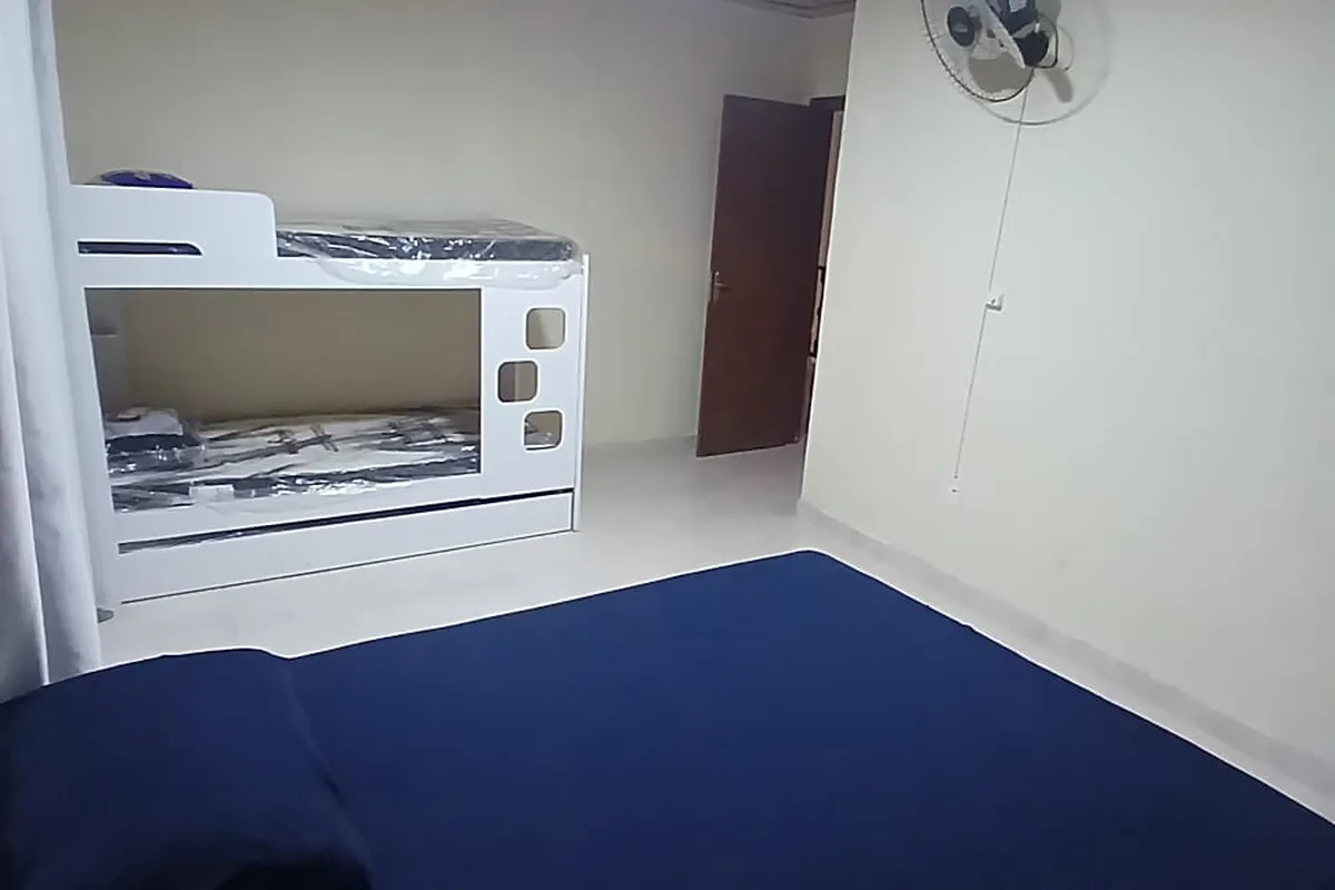 1 cama de casal + 1 triliche