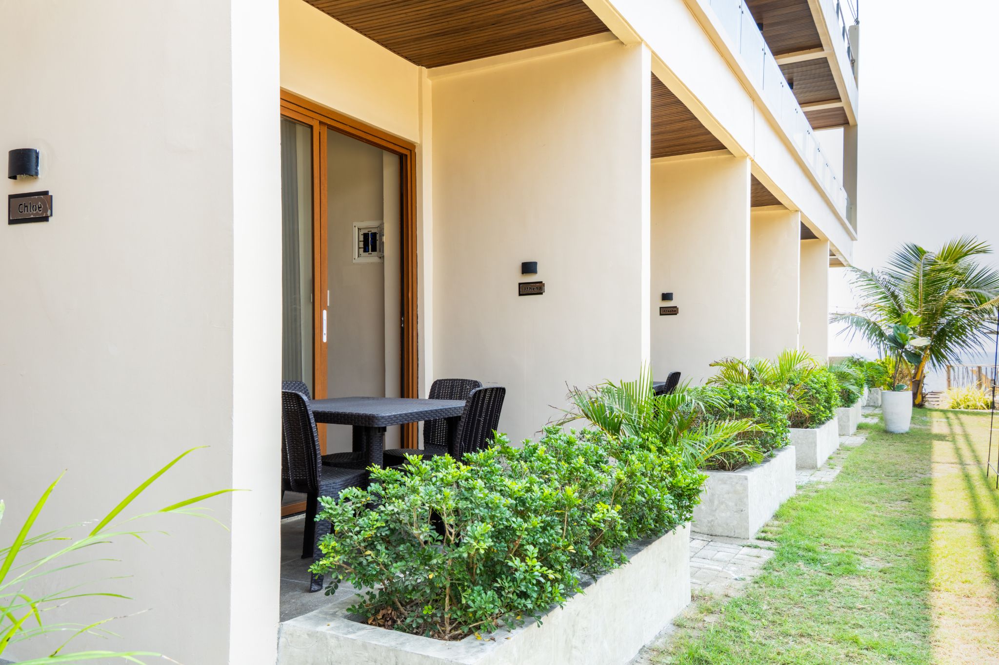 SUMMER COASTAL SUITES