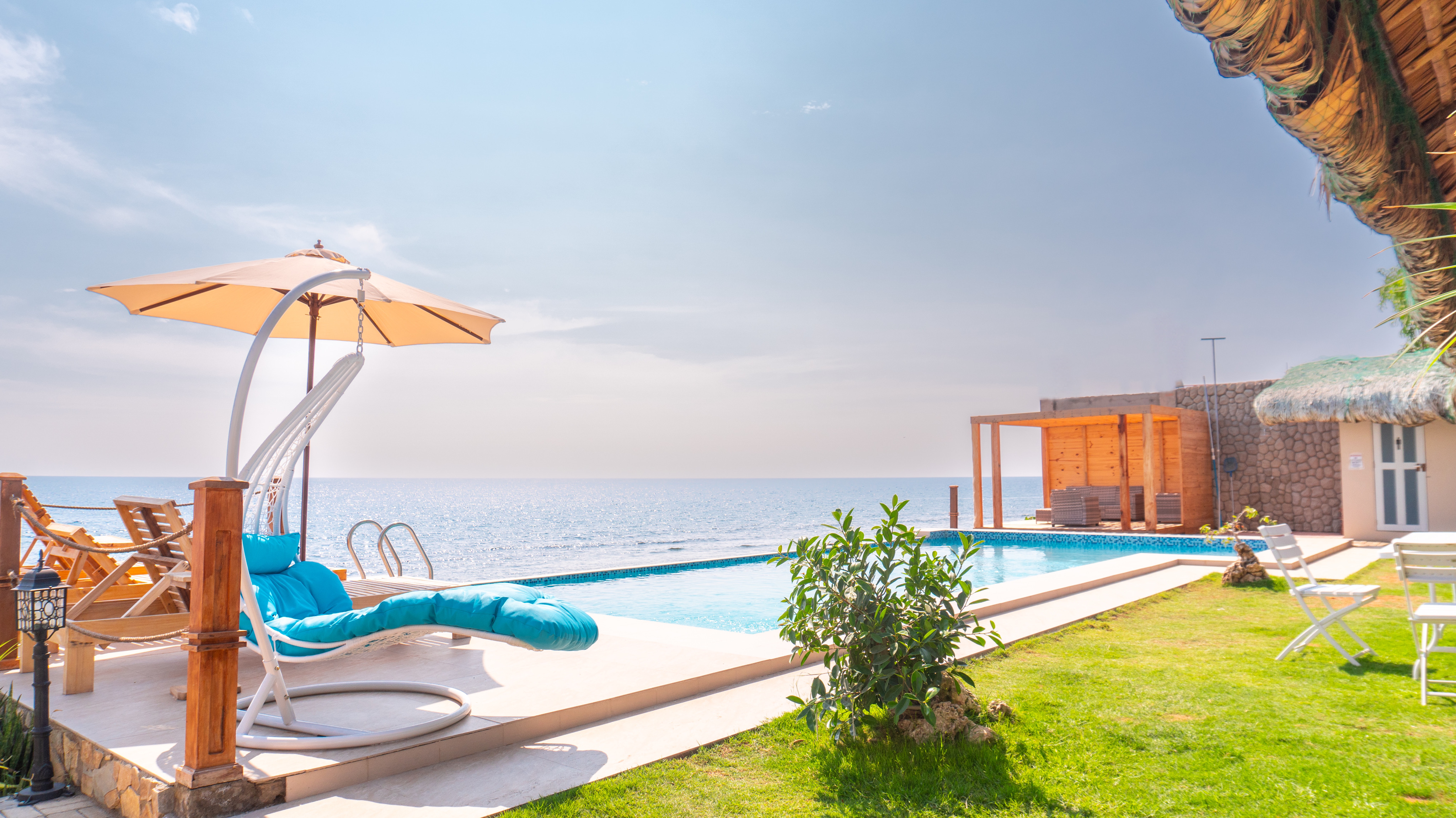 SUMMER COASTAL SUITES