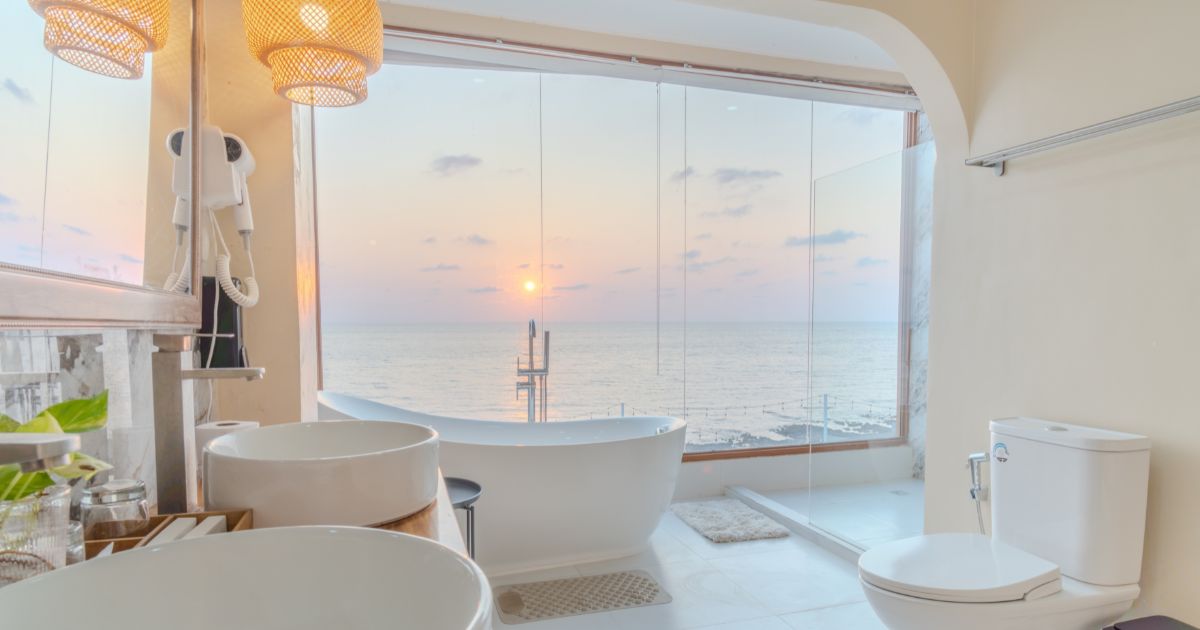 SUMMER COASTAL SUITES