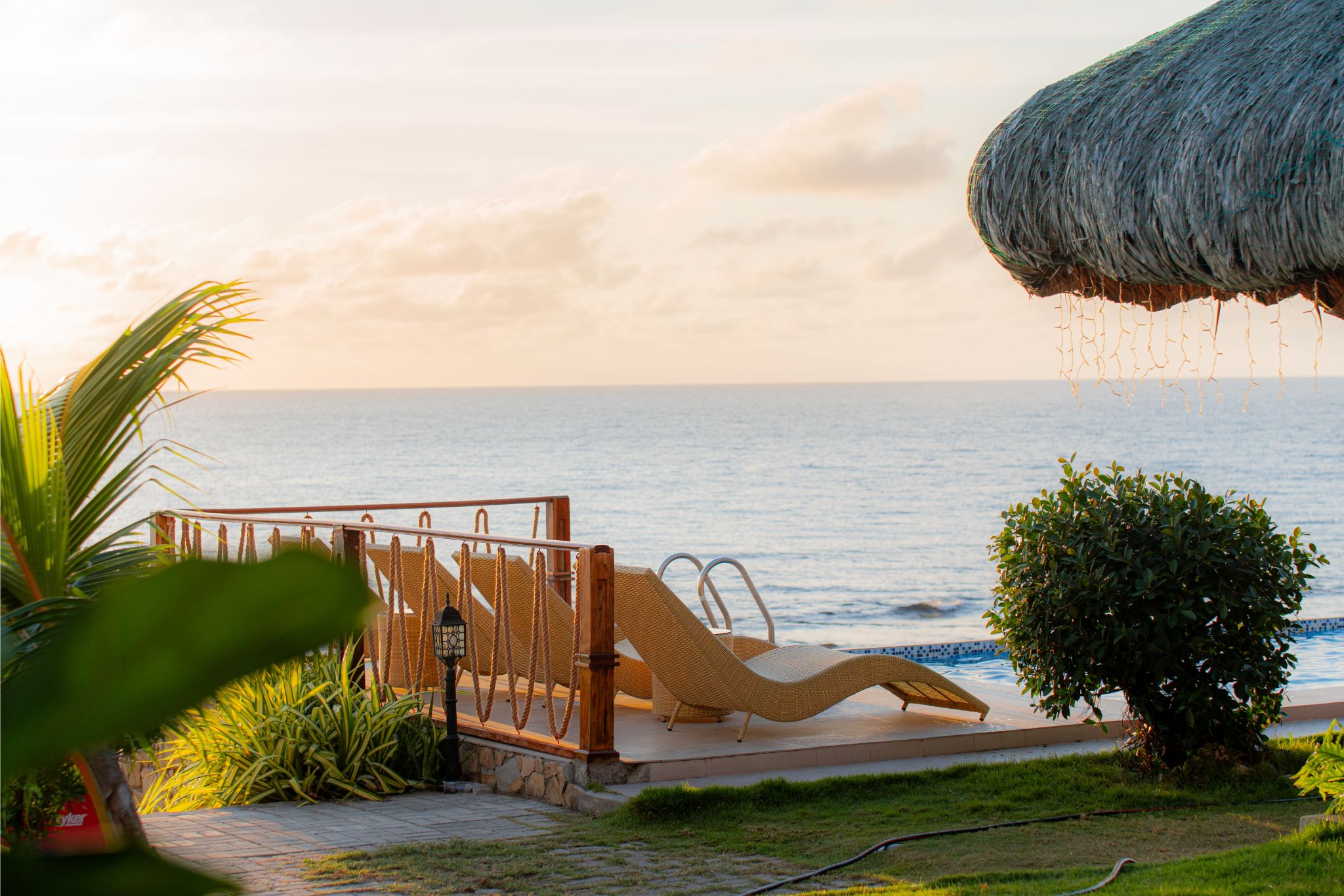 SUMMER COASTAL SUITES